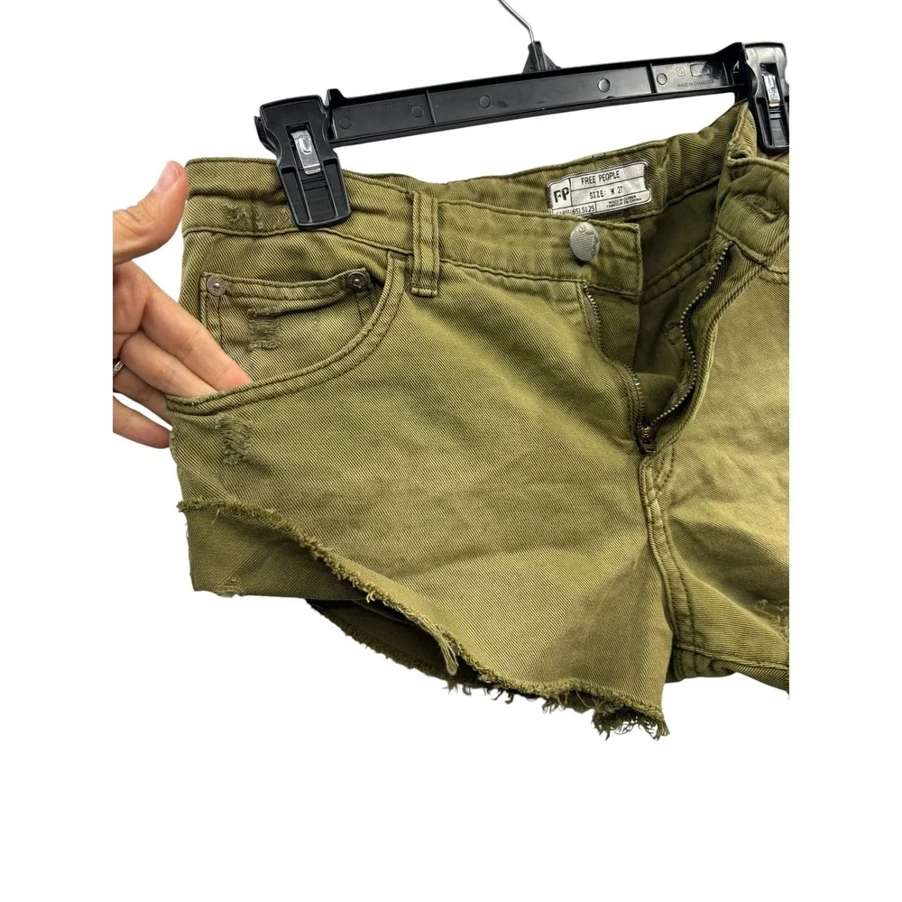 Free People Irreplaceable Green Distressed Cutoff Denim Shorts‎ Low Rise Boho 27